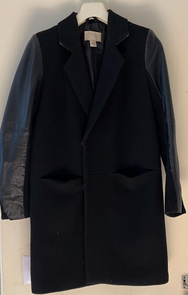 H&M winterjas leren mouwen maat 34, Kleding | Dames, H&M, Verzenden, Zwart, Zo goed als nieuw
