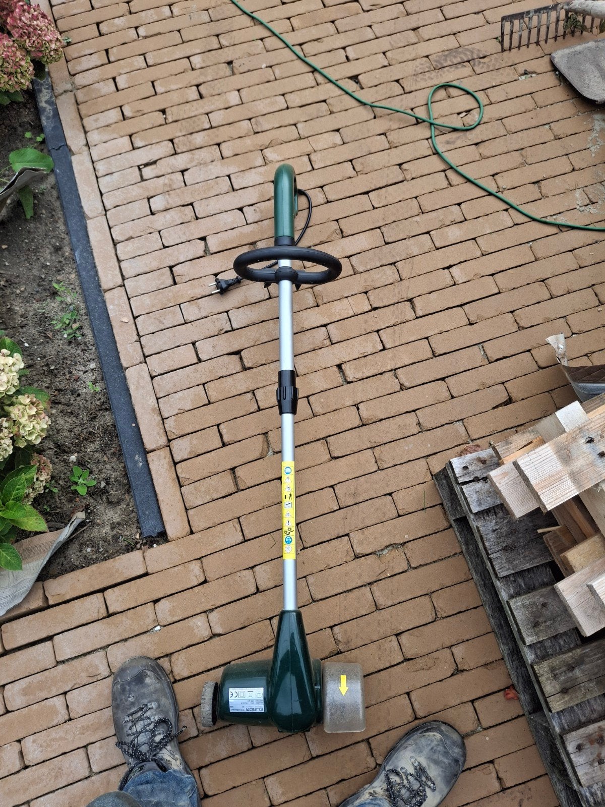 Elektrische onkruidborstel voor terras en paden, Ophalen, Gebruikt, Onbekend
