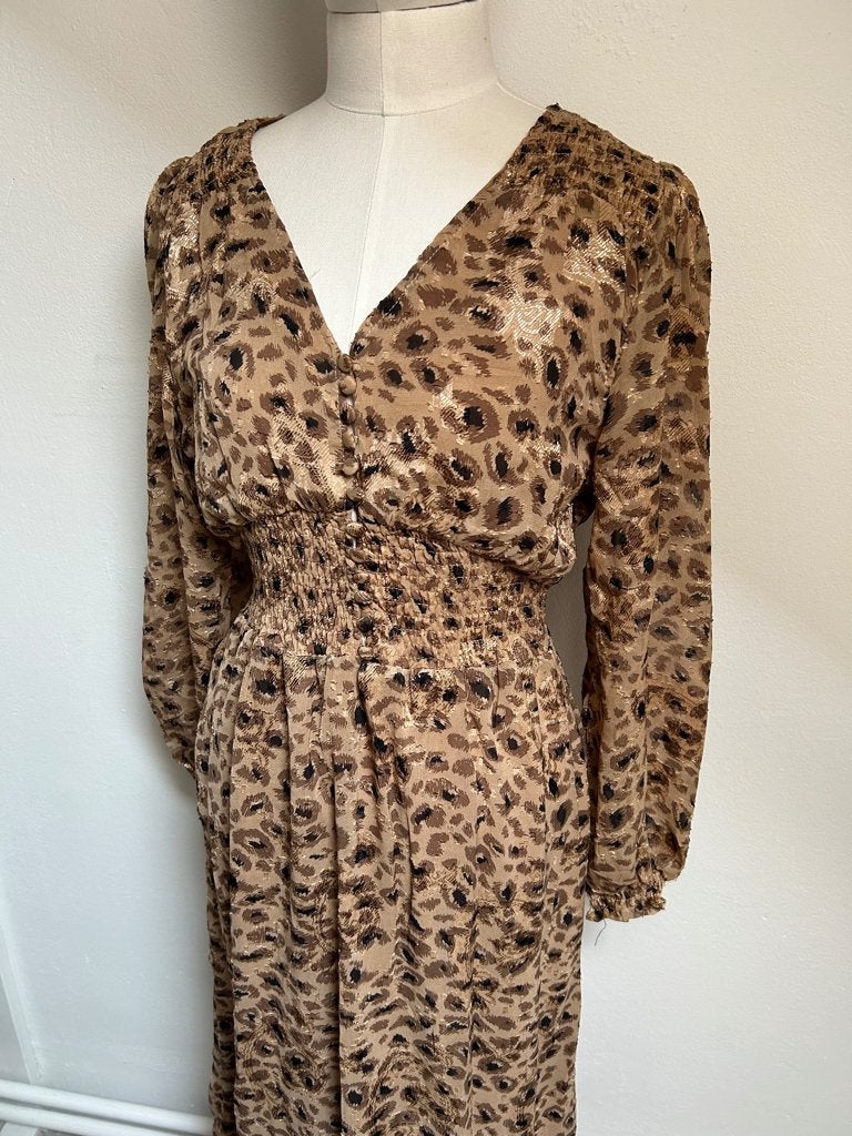 NIEUW Lange panterjurk merk Rebelz (maat S), Kleding | Dames, Bruin, Nieuw, Ophalen of Verzenden, Maat 36 (S)