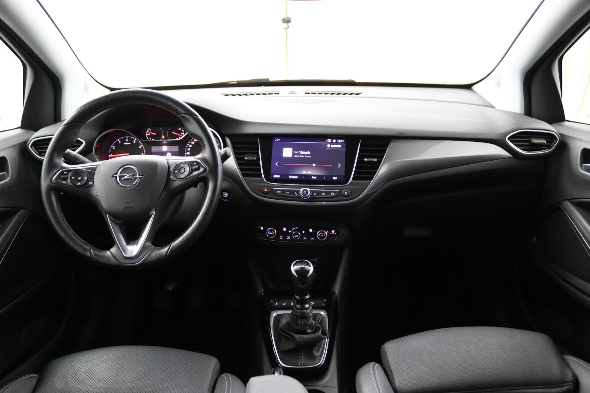 Opel Crossland X 1.2 Turbo Innovation rood, 840 kg, Gebruikt, Euro 6, 1199 cc