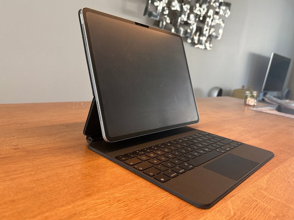 iPad Air 13" 2024 (128GB, blauw) incl Pencil & Mag.Keyboard, Computers en Software, Apple iPads, Ophalen, 13 inch of meer, Zo goed als nieuw