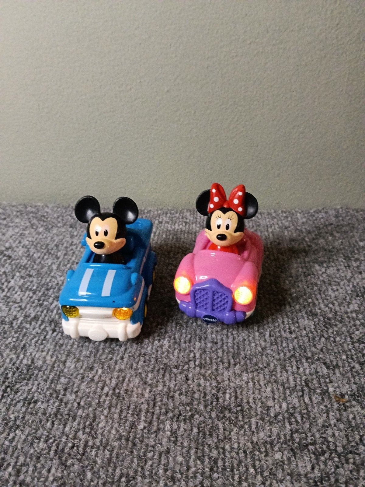 VTech Mickey en Minnie Mouse auto's, Gebruikt, Info.nl@vtech.com, VTech Electronics Europe B.V., Zonnebaan 9, 3542 EB Utrecht, Nederland
