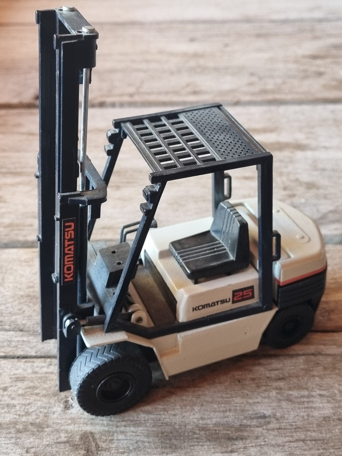 Komatsu FD25-11 Heftruck Model 1:20, Ophalen of Verzenden, Gebruikt