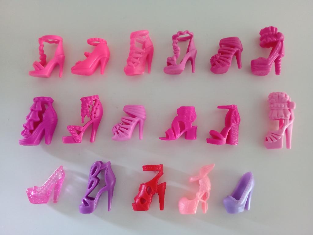 Enkele (Eenling) Schoenen & Laarzen voor (Barbie) Poppen, Ophalen of Verzenden, Gebruikt, Kleertjes