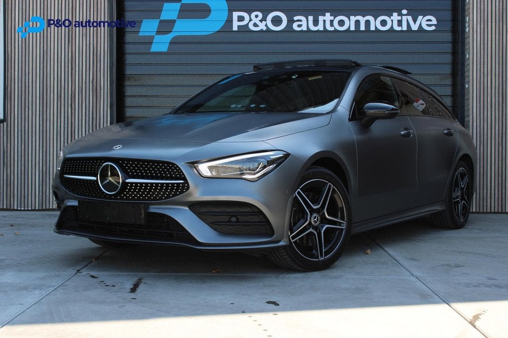 Mercedes CLA-klasse Shooting Brake 250 e AMG Line PANO | MAT, Auto's, Mercedes-Benz, CLA, Zwart, 4 cilinders, Met garantie (alle)