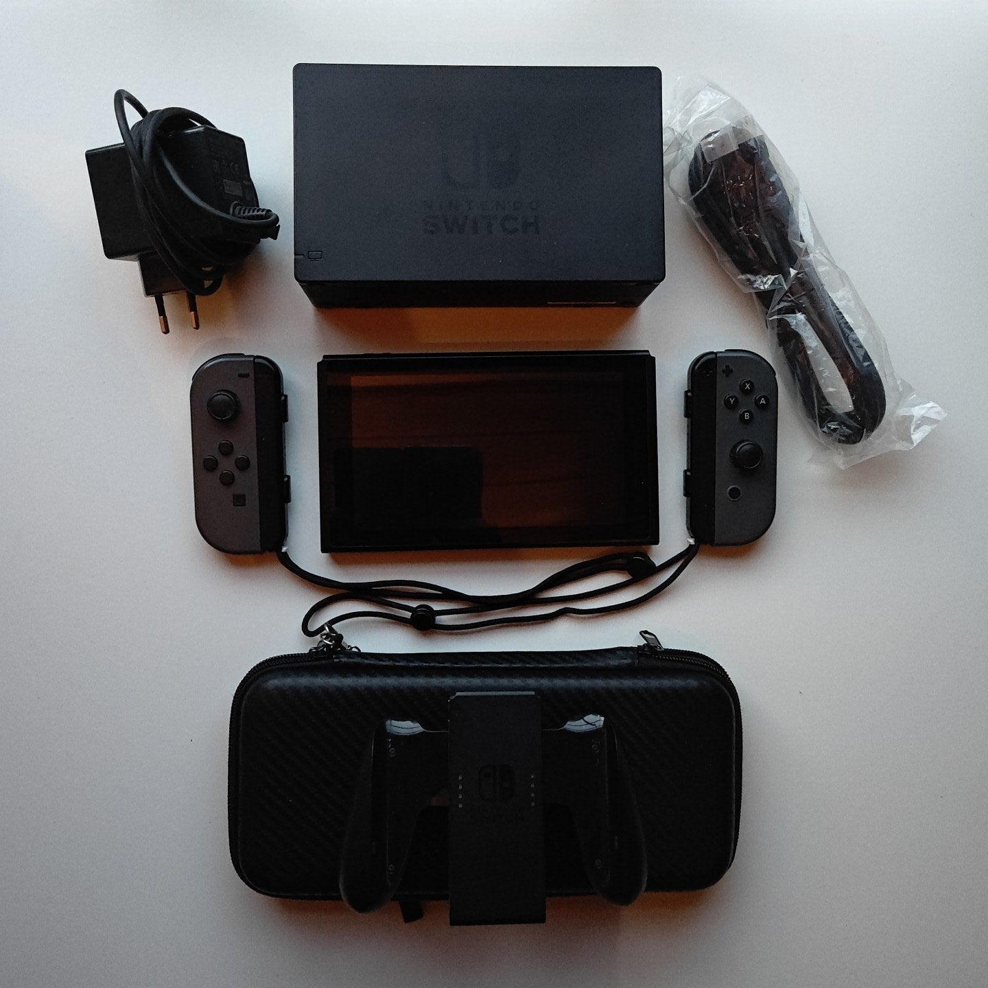 Nintendo Switch compleet + Joy Cons + Dock + hoes, Spelcomputers en Games, Ophalen of Verzenden, Zo goed als nieuw, Met 2 controllers