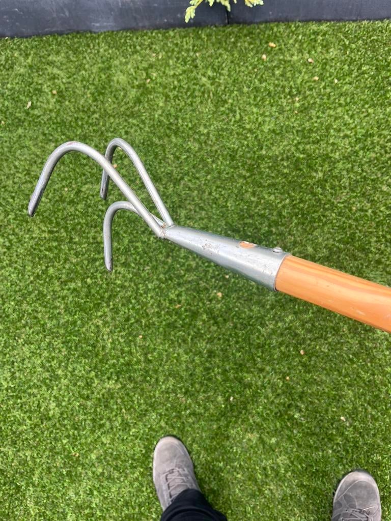 Drie poot tuin gereedschap merk Koningsgarten, Ophalen, Zo goed als nieuw