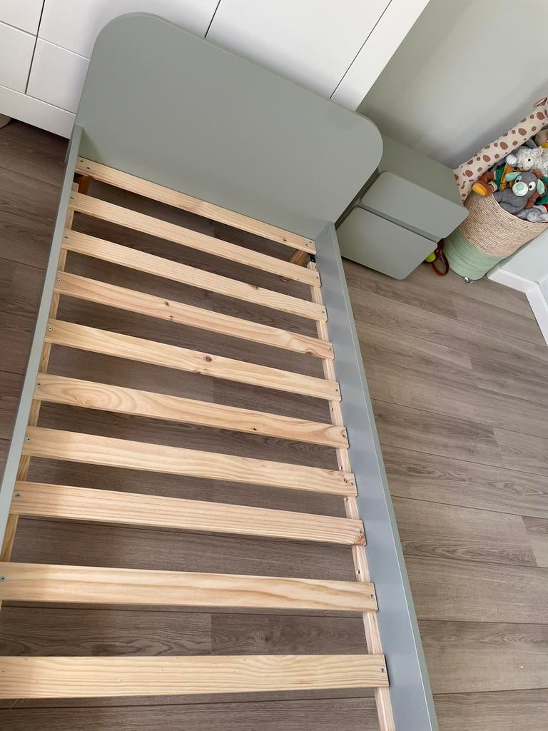 Kinderbed met nachtkastje, Ophalen, Zo goed als nieuw, 180 cm of meer, 85 tot 100 cm