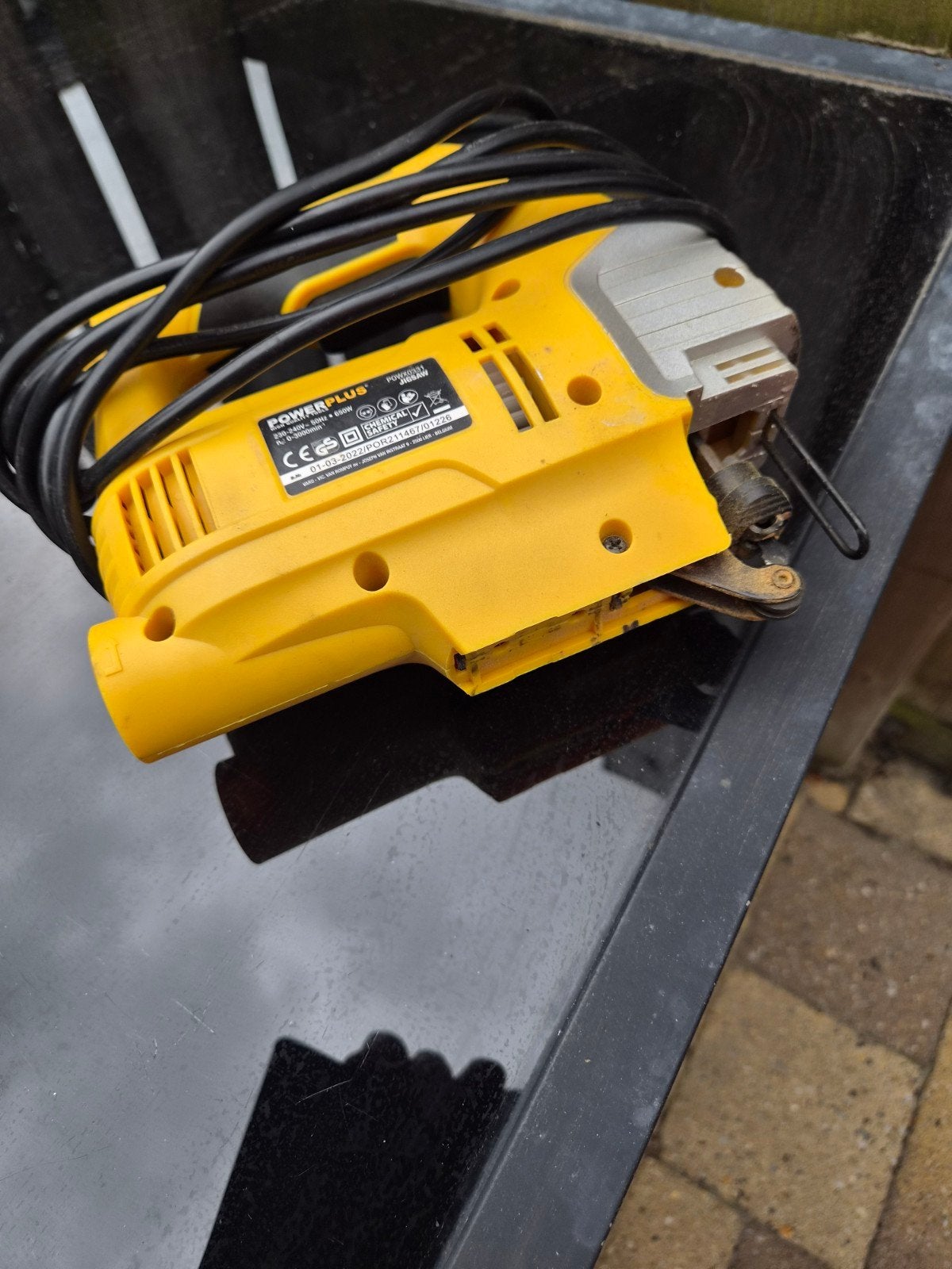 POWERPLUS Decoupeerzaag - Gebruikt maar functioneel, Doe-het-zelf en Verbouw, Gereedschap | Zaagmachines, Gebruikt, Decoupeerzaag