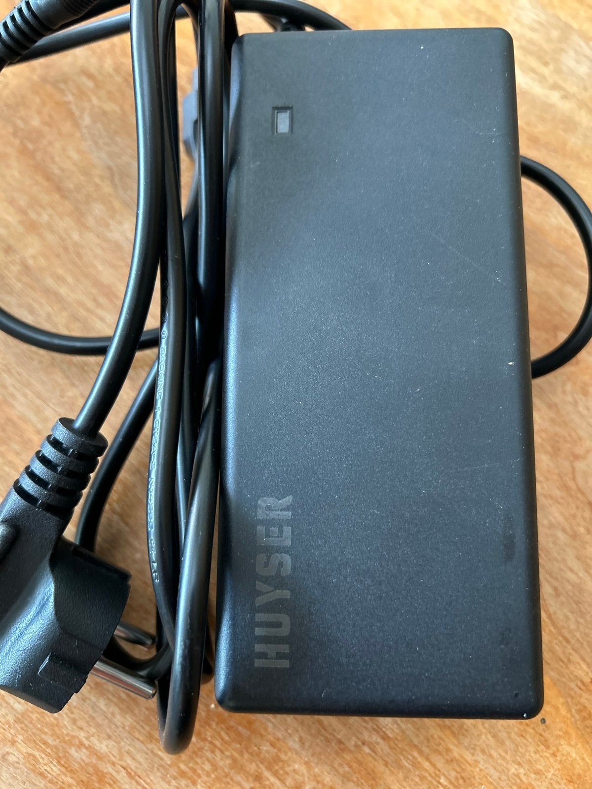 Huyser SANS Li-ion acculader 42V 2.0A, Gebruikt