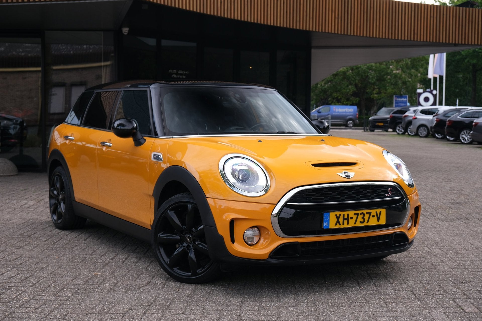 Mini Clubman 2.0 Cooper S Chili|Rijklaar!|keyless|Navi|Bluet, Voorwielaandrijving, 1998 cc, Gebruikt, Leder en Stof