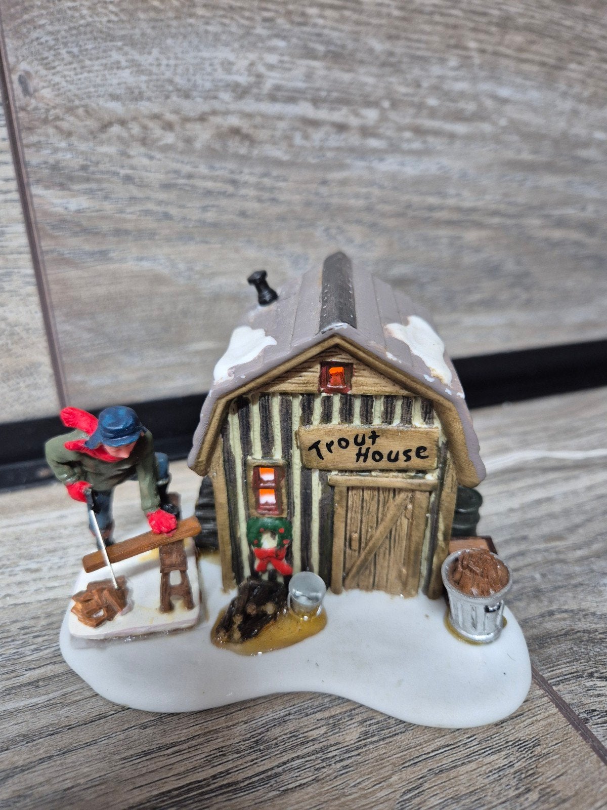 lemax trout house verlicht kerstdorp kersthuisjes, Diversen, Kerst, Ophalen of Verzenden, Zo goed als nieuw