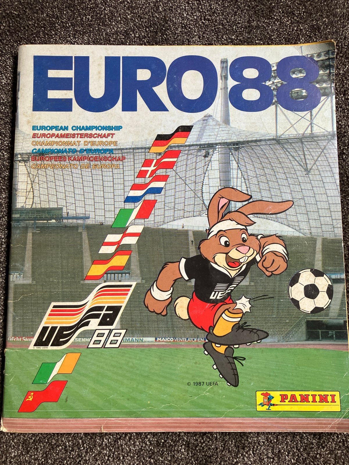 Panini boek Euro 88 voetbal EK- Compleet en in goede staat, Ophalen of Verzenden, Gebruikt, Stickers en Plaatjes