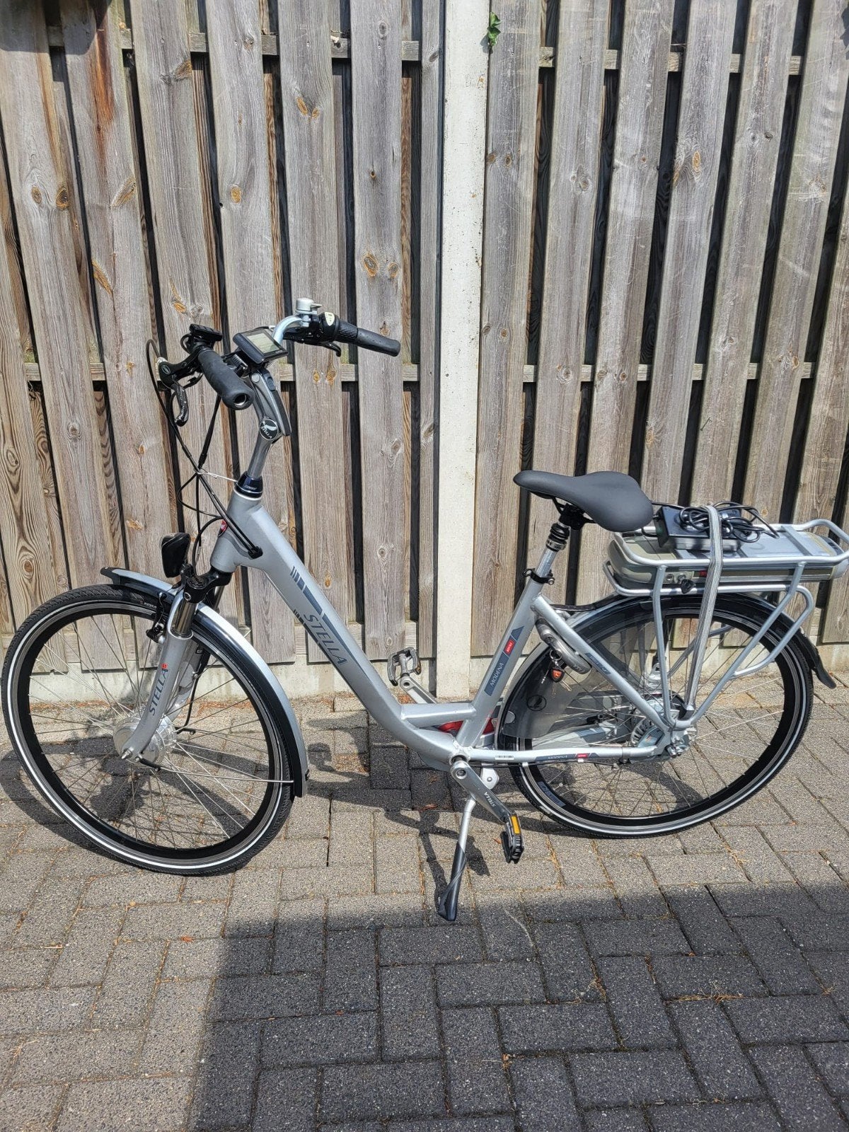 Stella e-bike met lage instap en 4654 km op de teller, 51 tot 55 cm, Ophalen of Verzenden, Gebruikt, 30 tot 50 km per accu