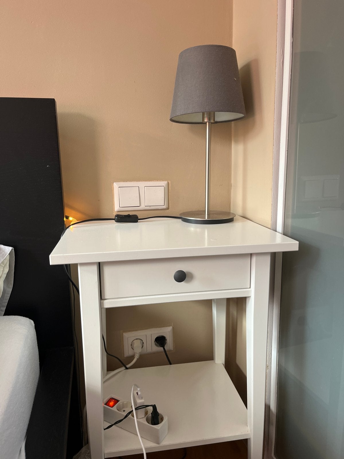 IKEA Hemnes nachtkastje wit - zo goed als nieuw, Huis en Inrichting, Ophalen, Minder dan 45 cm, Zo goed als nieuw, 70 cm of meer