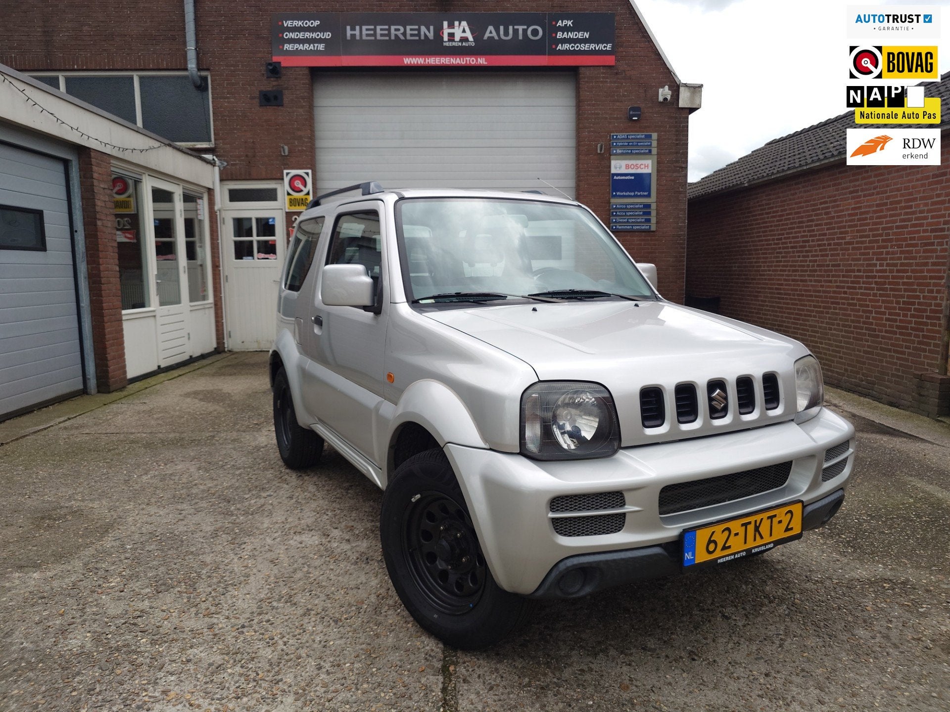 Suzuki Jimny 1.3 JLX Dealer onderhouden, Origineel NL met NA, Auto's, Keurmerk '100% Onderhouden', Zwart, 4 stoelen, Bedrijf
