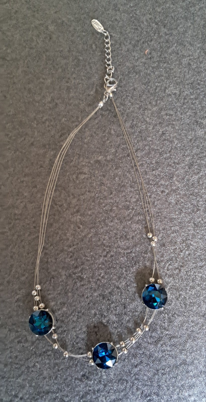 Ketting 3 blauwe steentjes., Ophalen of Verzenden, Blauw, Overige materialen