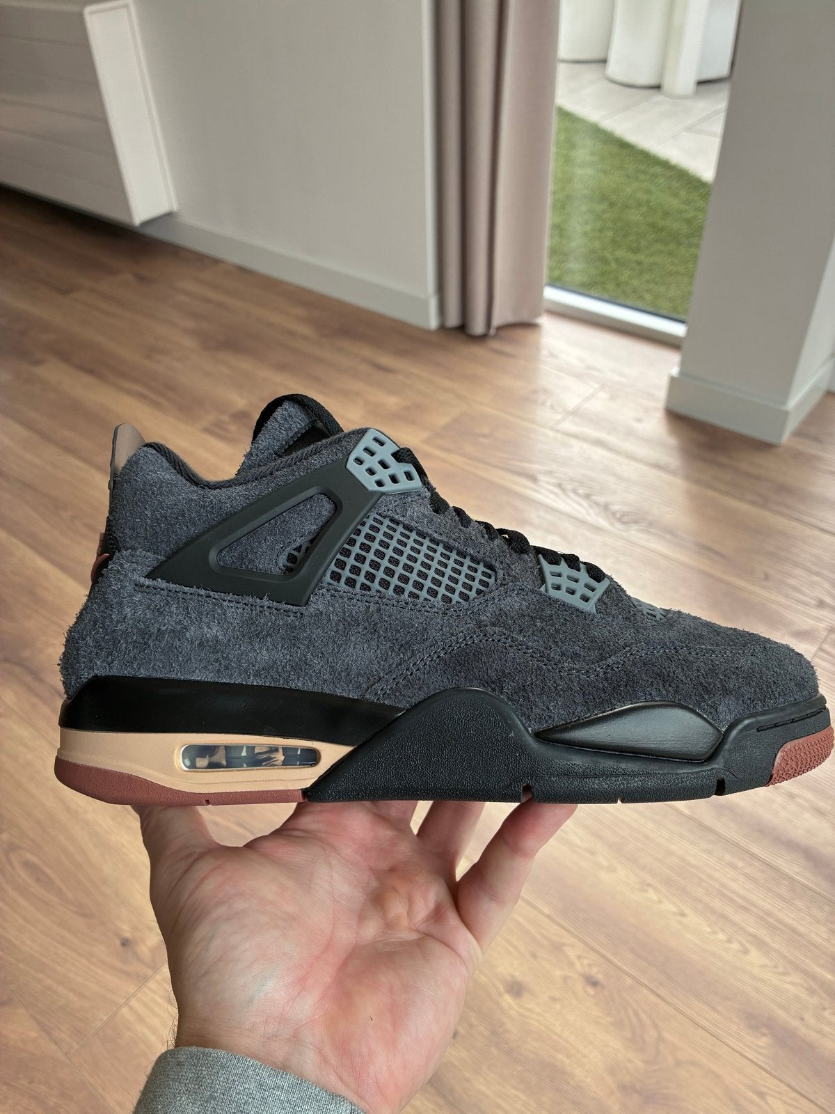 Nike Air Jordan 4 Retro London 44,5, Kleding | Heren, Ophalen of Verzenden, Nieuw, Zwart, Sneakers of Gympen