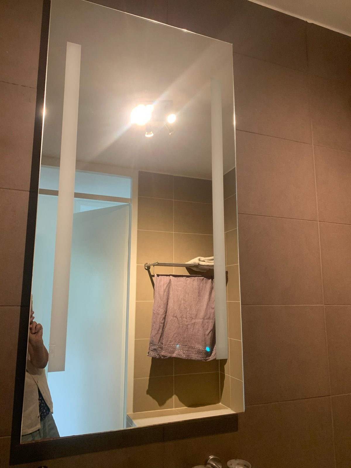 Badkamer spiegel met LED-verlichting, Huis en Inrichting, Ophalen, Gebruikt, 100 tot 150 cm, Rechthoekig