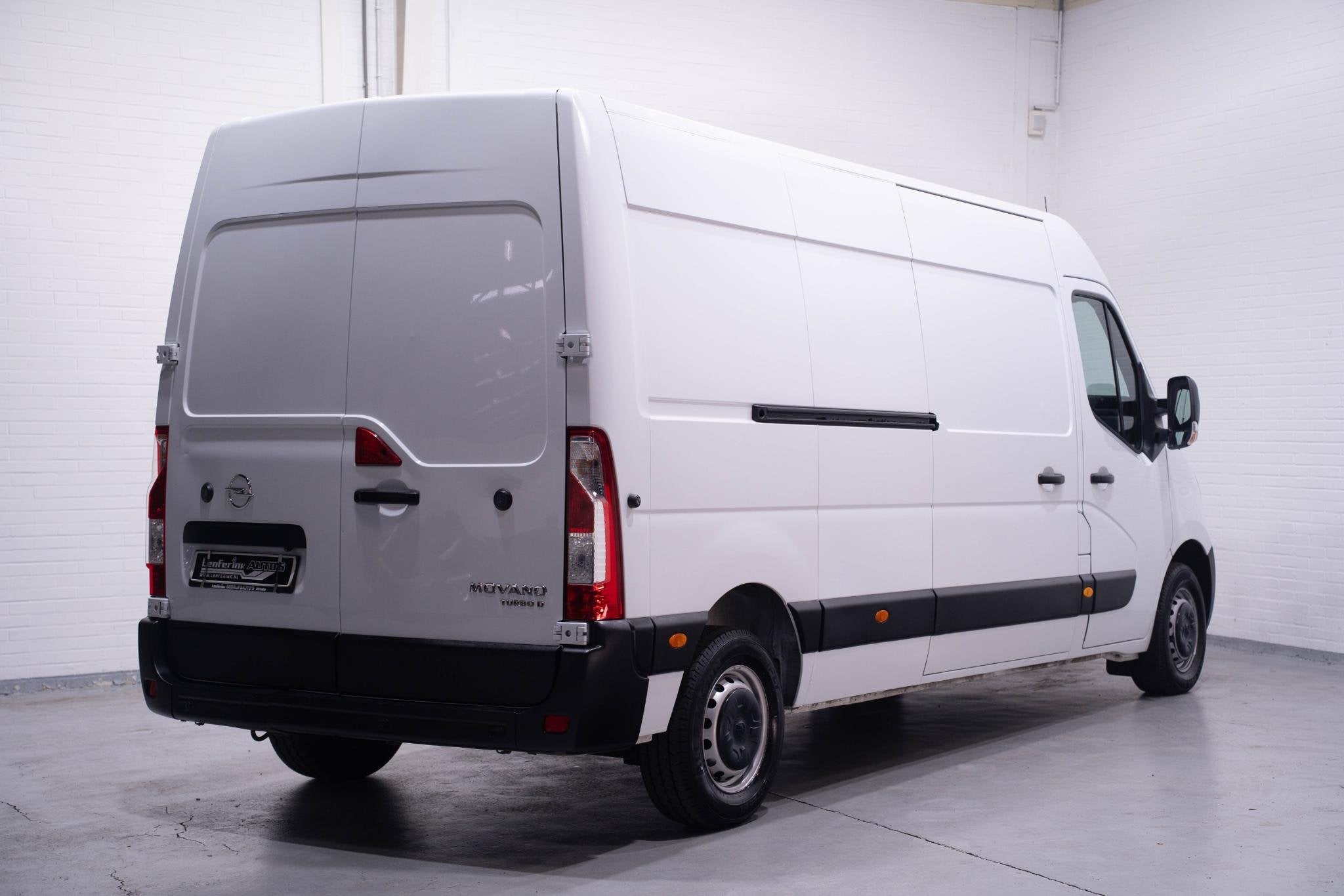 Opel Movano 2.3 Turbo 180 pk Automaat L3H2 Navi, Camera PDC, Stof, Gebruikt, 4 cilinders, 179 pk