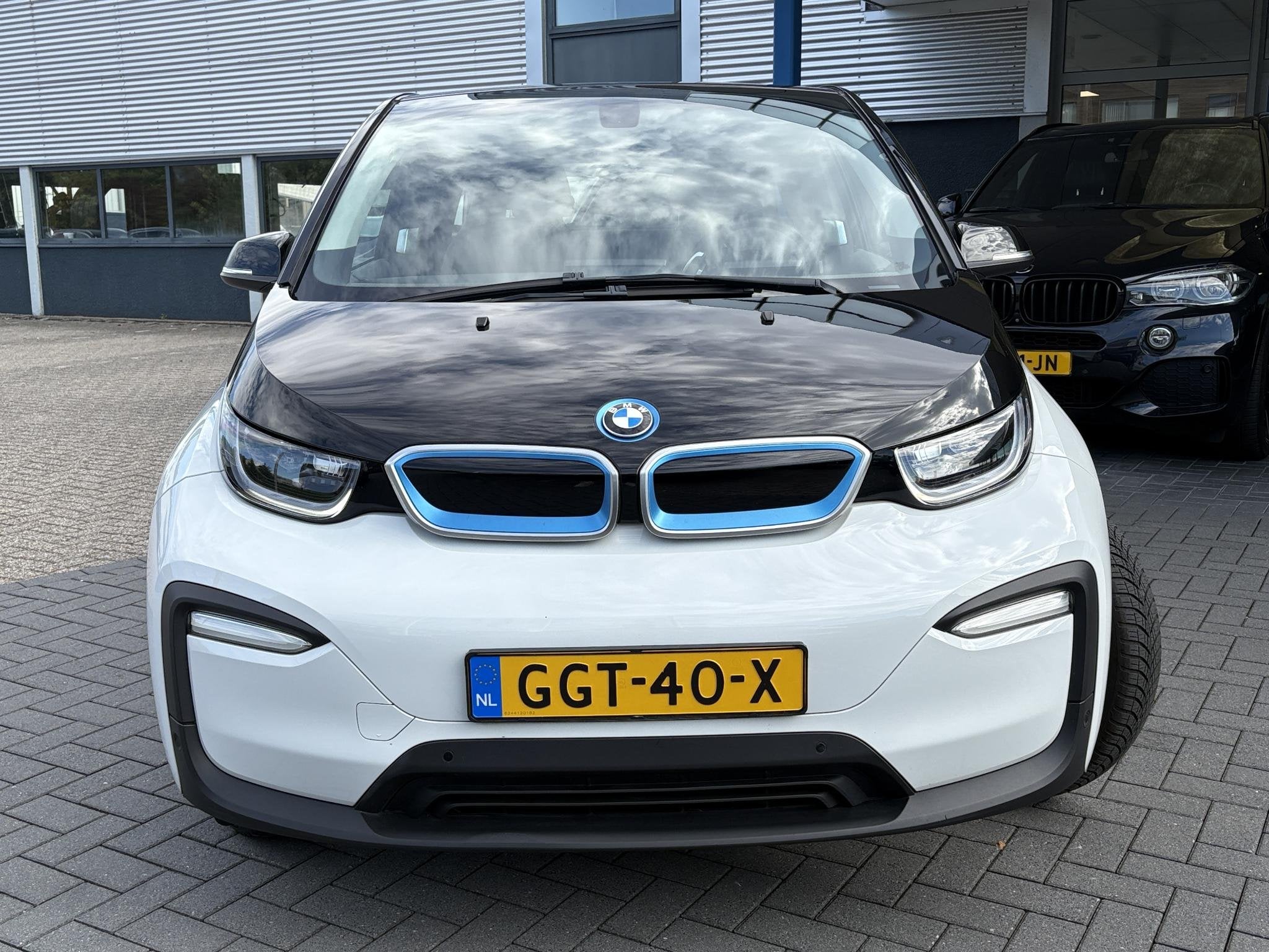 BMW i3 Basis 120Ah 42 kWh 170pk | Stoelverwarming | Navi | A, Auto's, BMW, Automaat, Gebruikt, 4 stoelen, 258 min