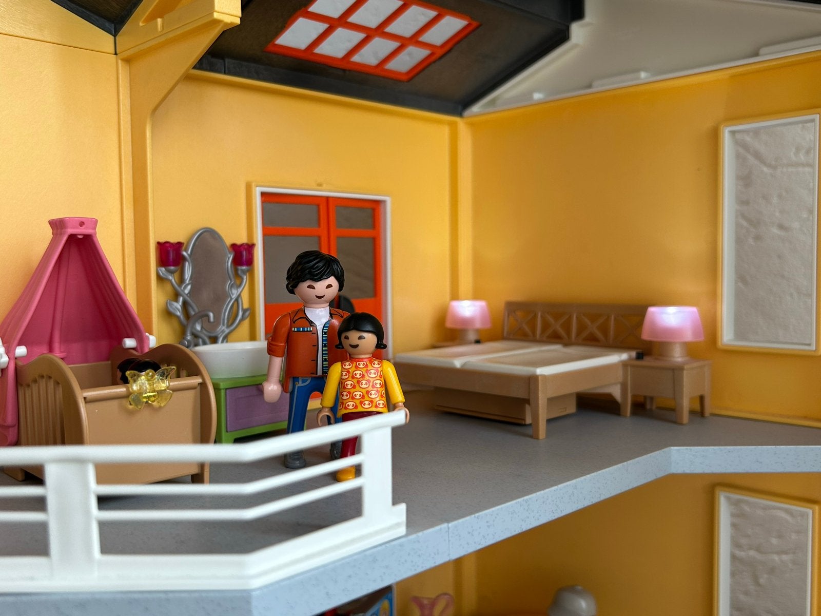 Foto 5 van PLAYMOBIL 9266.Modern Woonhuis met extra verdieping .