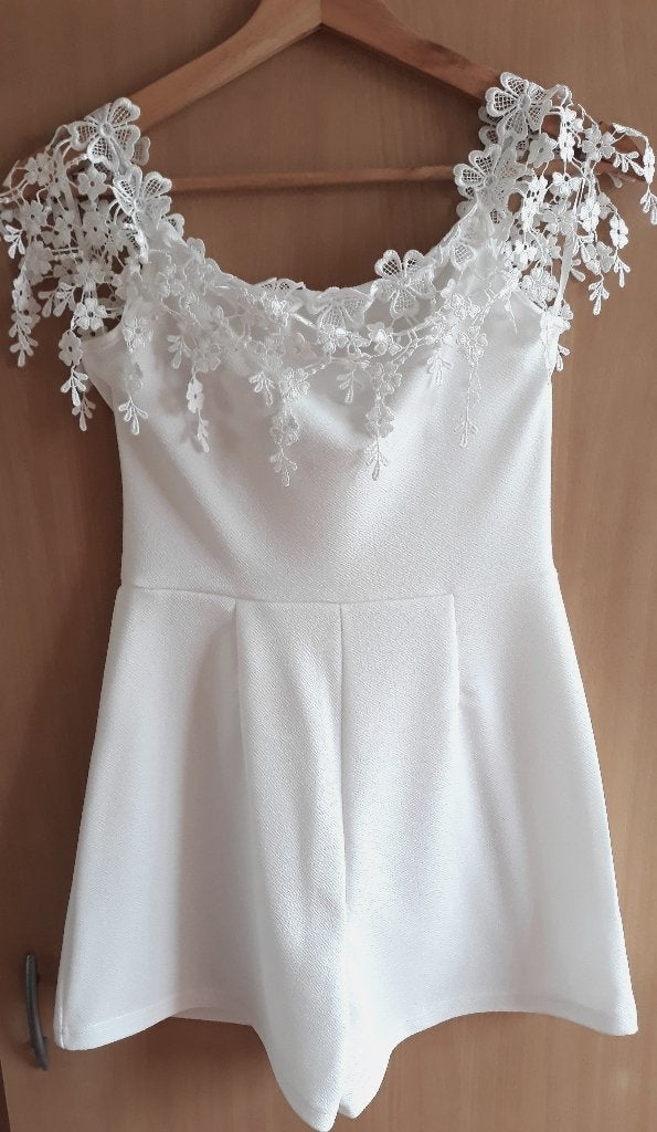 Prachtige feest jumpsuit met kant - mt 36 - Nieuw, Kleding | Dames, Feest jumpsuit, Wit, Nieuw, Ophalen of Verzenden