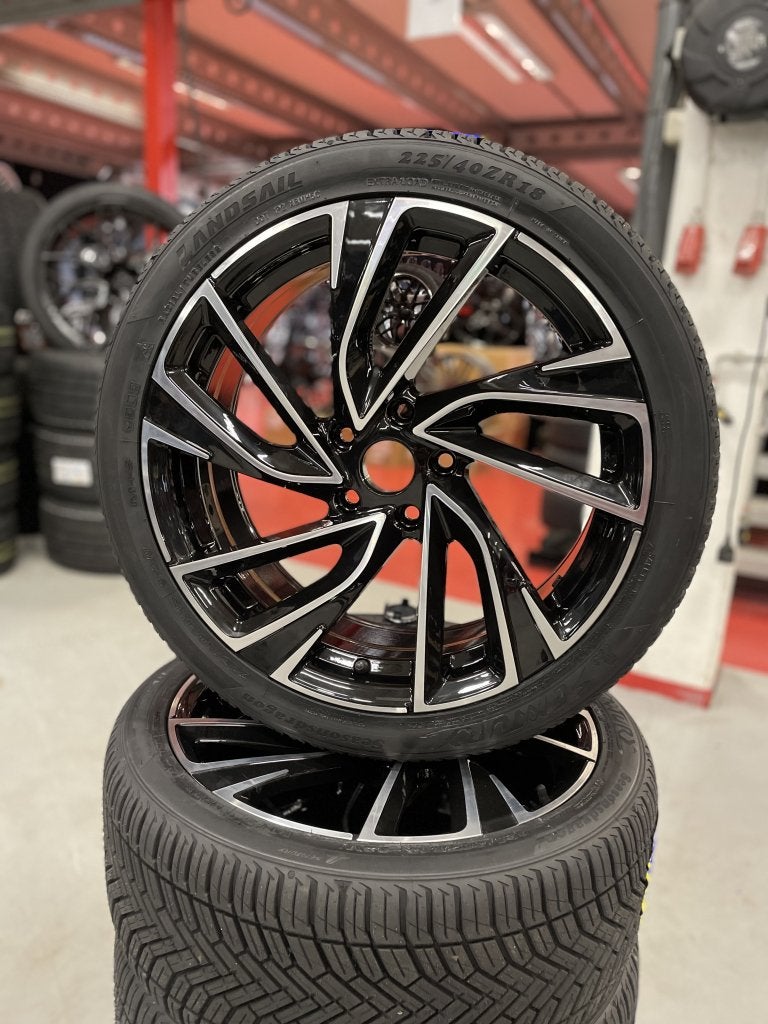 18" Velgen VW Golf + Allseason banden nu €1175,-, Auto-onderdelen, Banden en Velgen, Niet ingevuld, 18 inch, Banden en Velgen