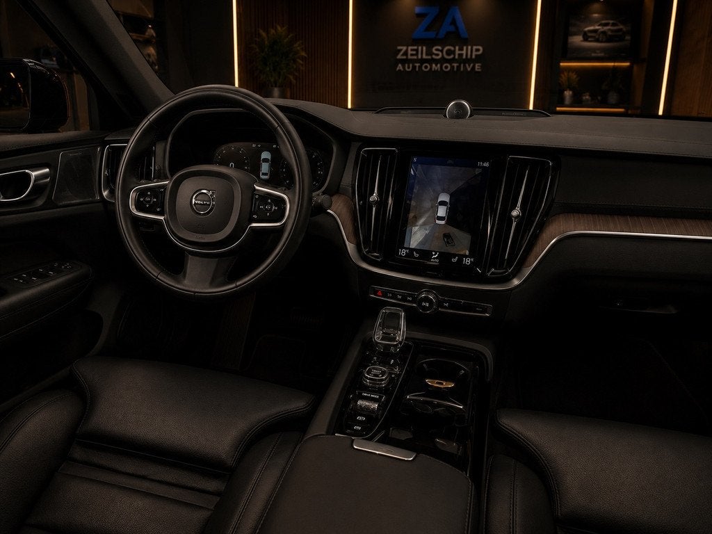 Volvo S60 2.0 T8 AWD Twin Engine R-Design Pano|Leer|B&W|Came, Automaat, Skiluik, 4 cilinders, S60