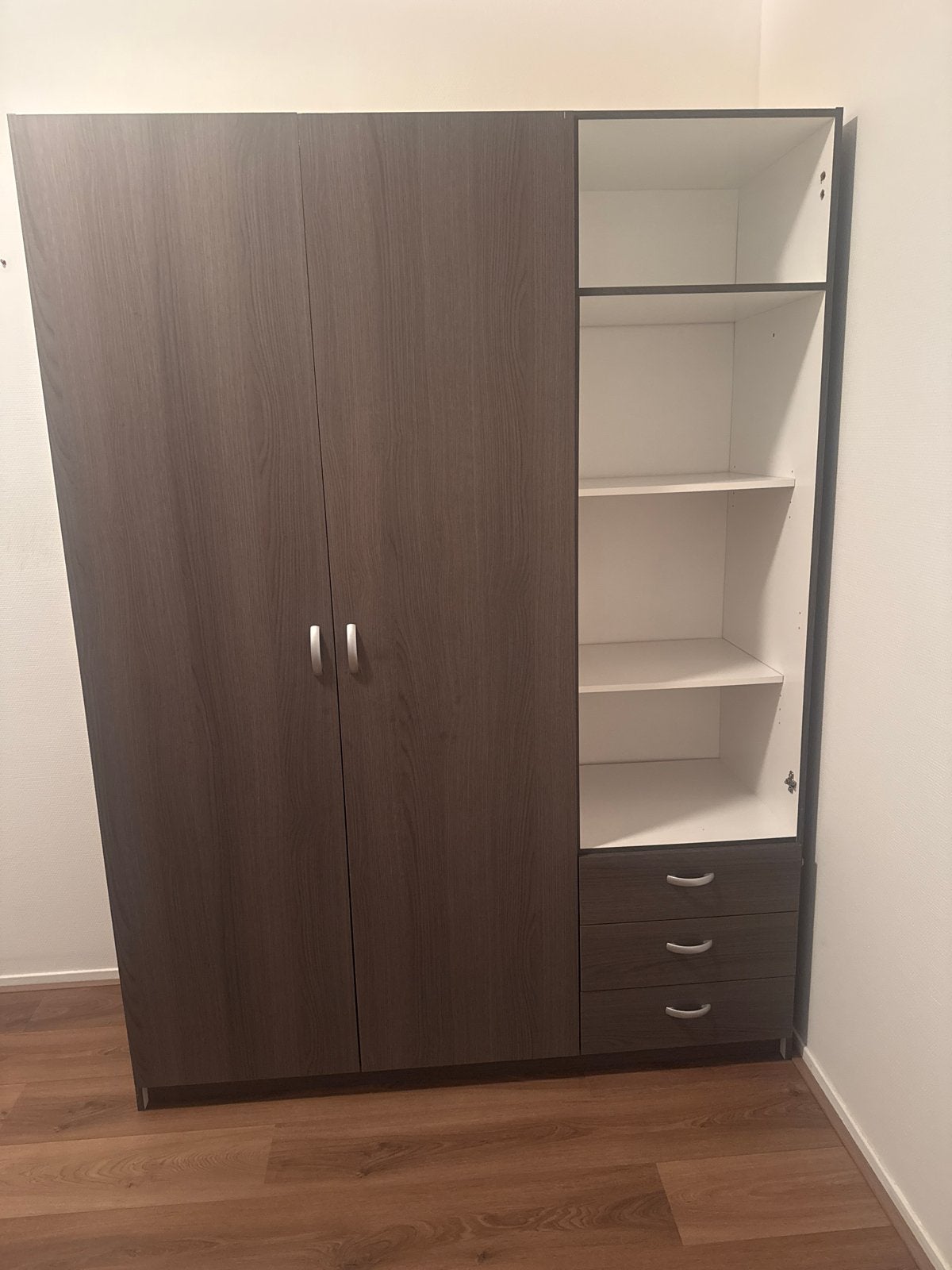Ruime kledingkast met hang- en legruimte, Ophalen, Gebruikt, 100 tot 150 cm, 200 cm of meer