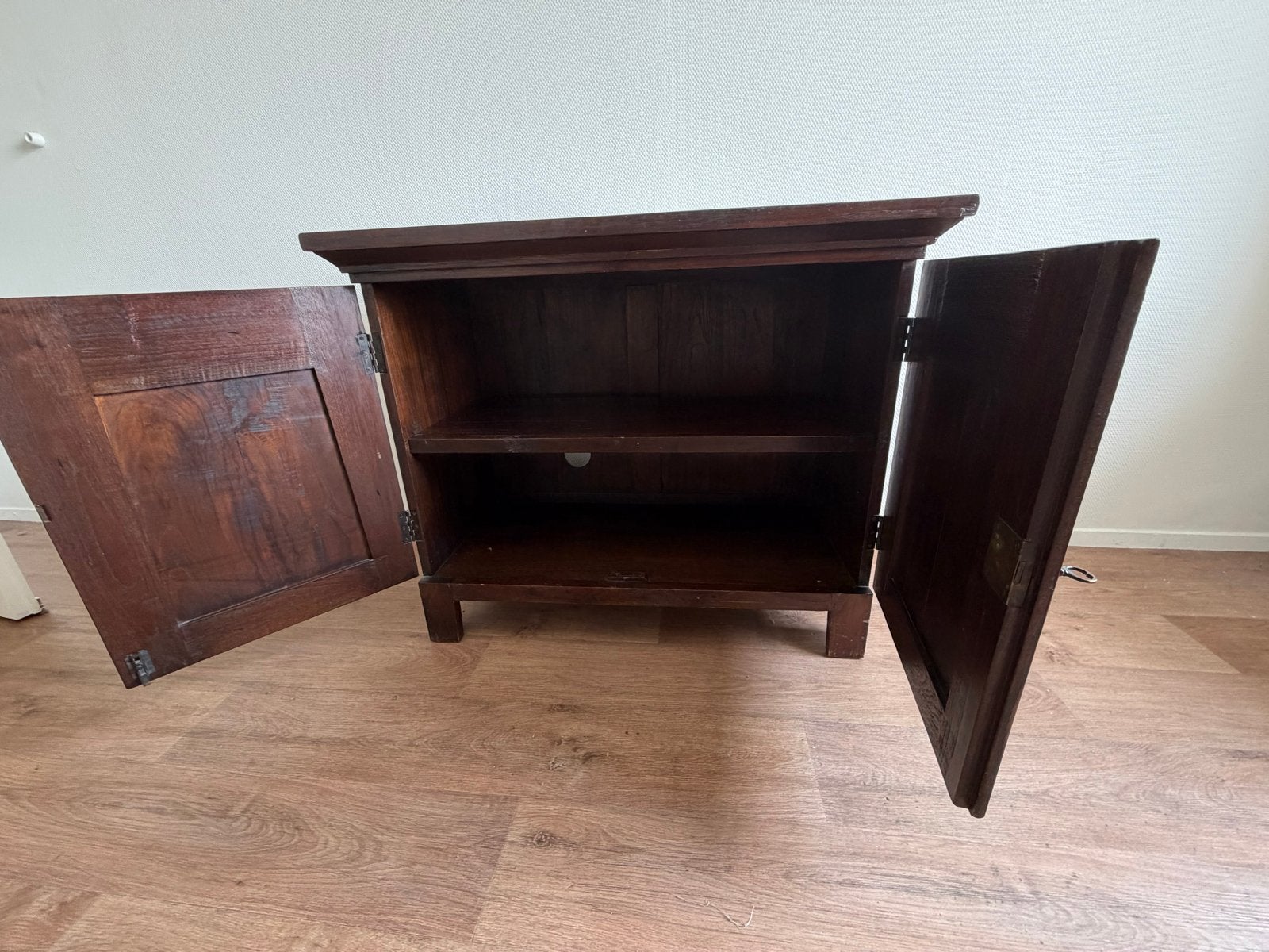 Bruine Teak Houten Kast met Certificaat van Oorsprong, Ophalen