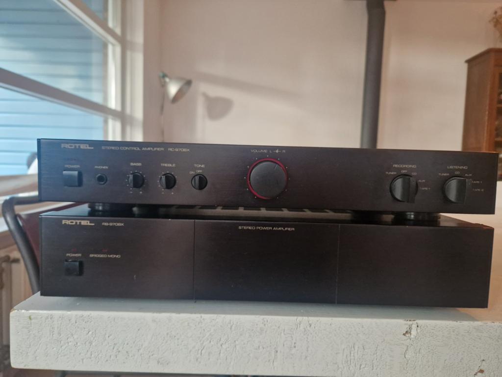 Rotel voor en eindversterker rc970bx rb970bx, Gebruikt, 60 tot 120 watt, Stereo, Ophalen