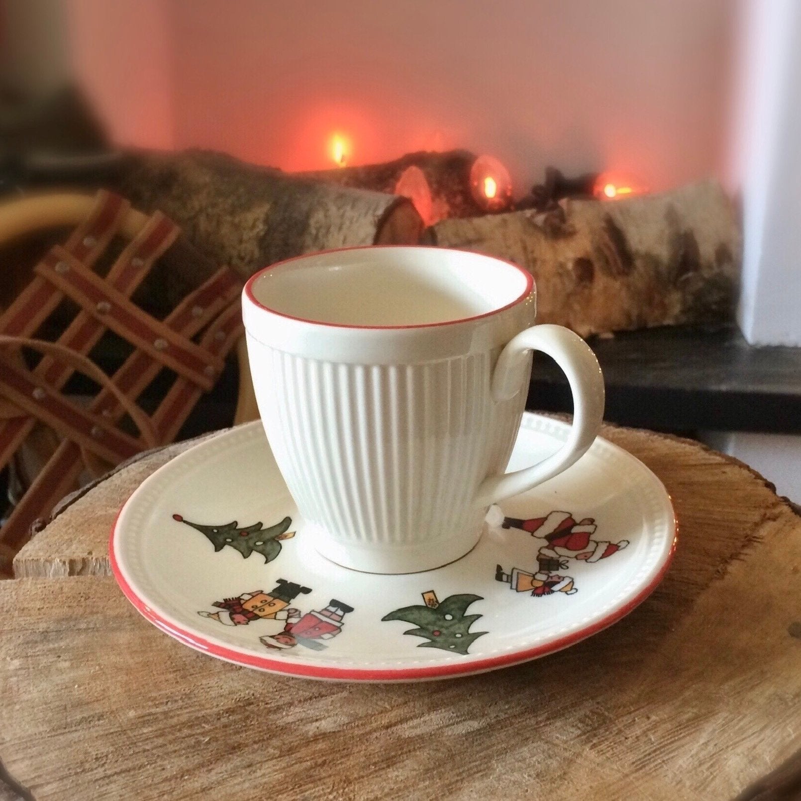 Set van 3 Kop en Schotels Wedgwood Windsor Christmas, Vintage, Ophalen of Verzenden, Zo goed als nieuw, Kop(pen) en/of Schotel(s)