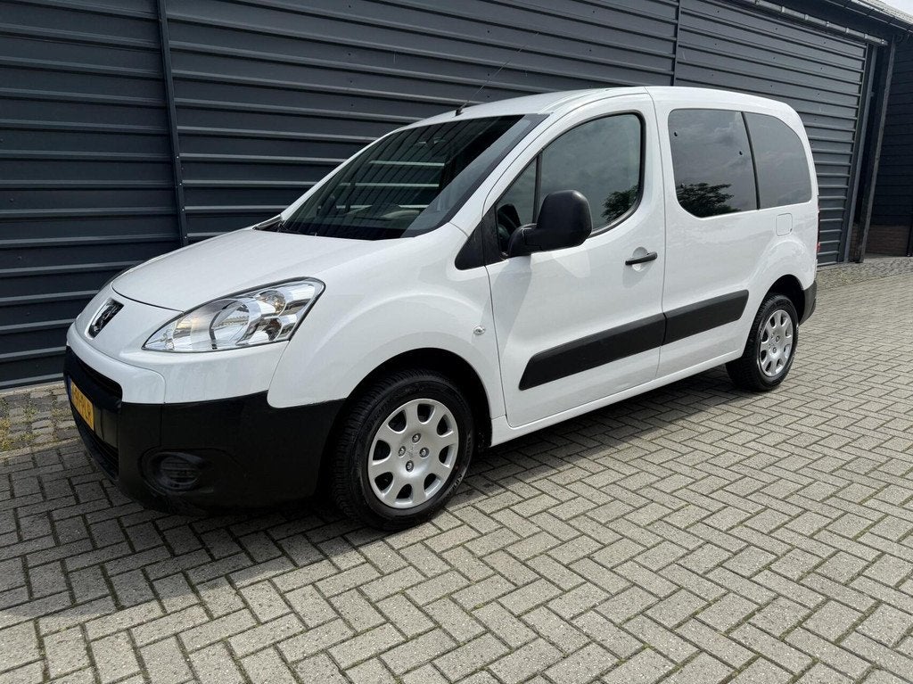 Peugeot Partner bestel 1.6-16V Benzine 45034 km ! Marge auto, Auto's, Stof, Gebruikt, 4 cilinders, Wit