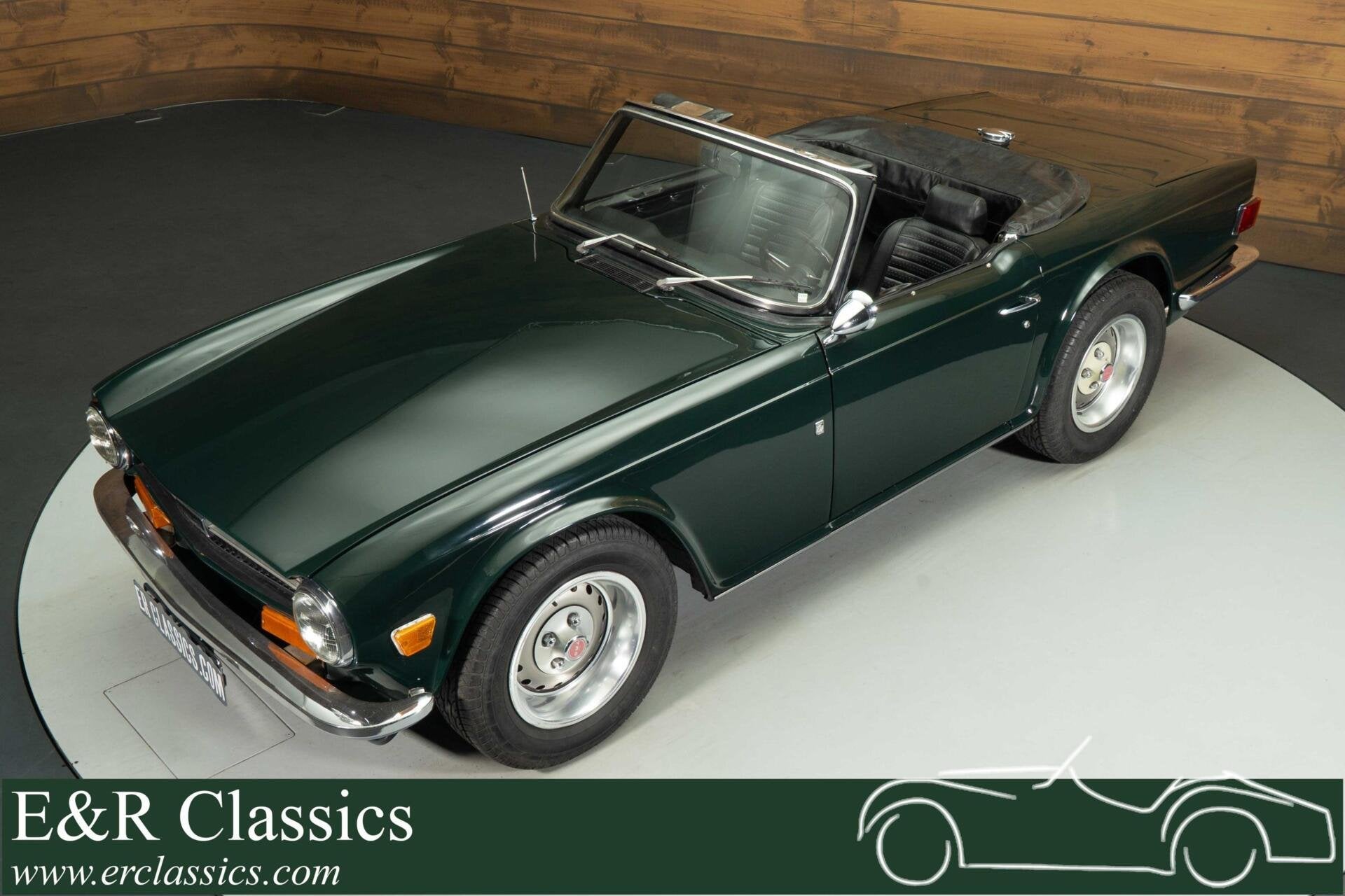 Triumph TR6 Cabriolet | 1973, Achterwielaandrijving, Zwart, Cabriolet, Triumph