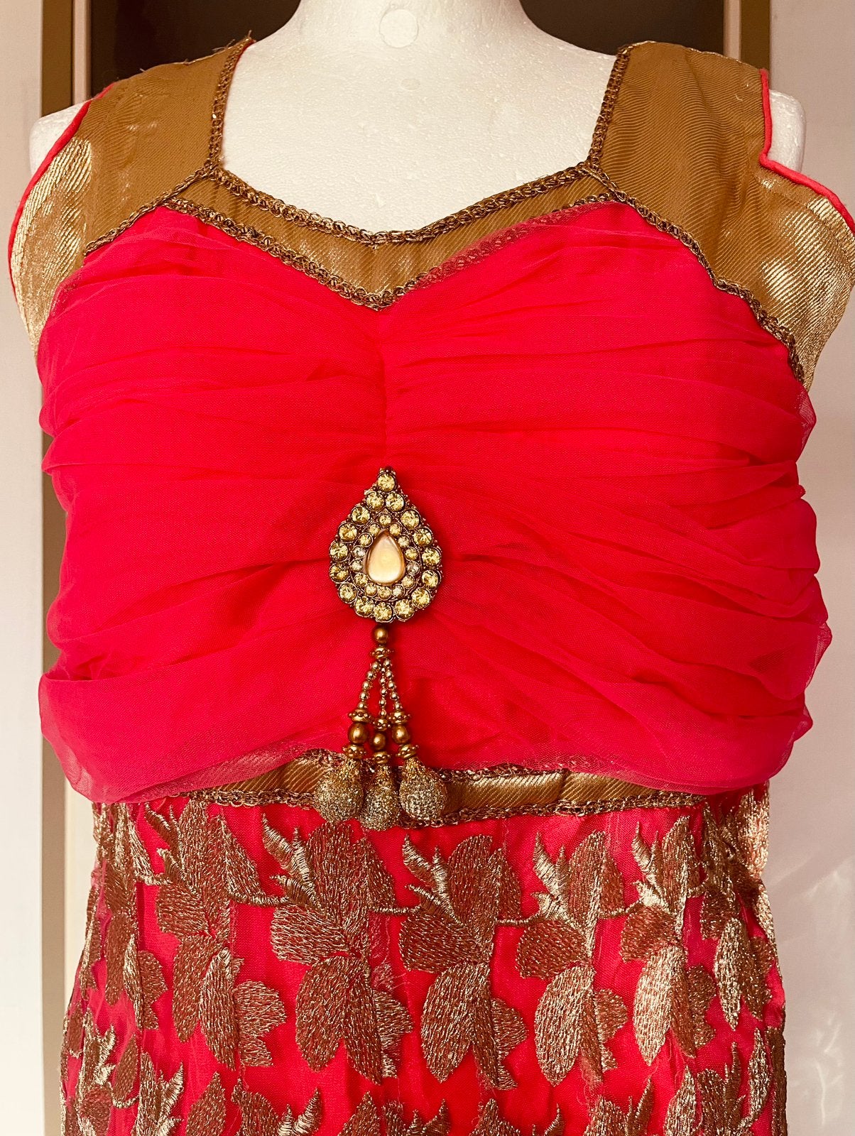 Fuchsia-goudkleurig Jurk. Maat: 38, Maat 38/40 (M), Galajurk, Nieuw, Ophalen of Verzenden