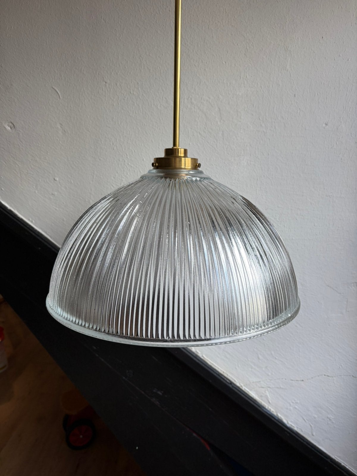 Vintage glazen holophane ronde hanglamp streep maan messing, Ophalen of Verzenden, Zo goed als nieuw, Glas