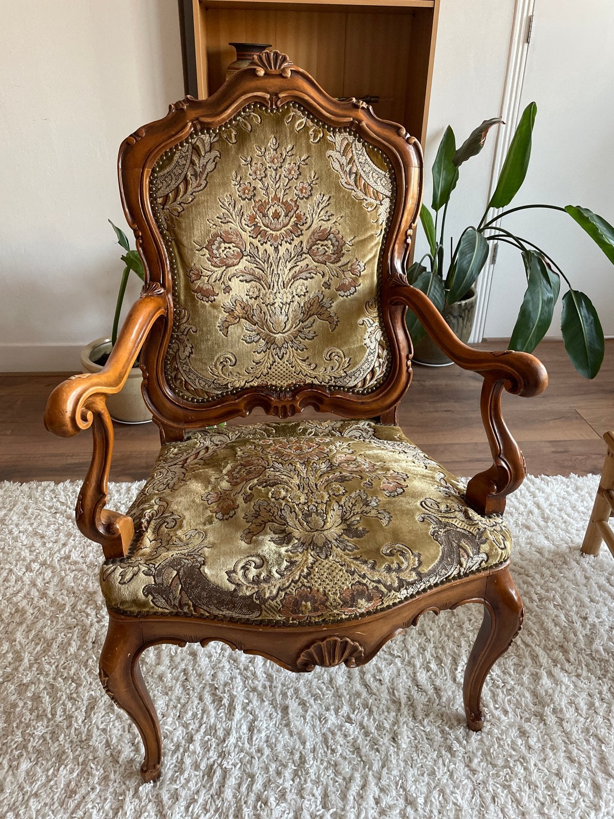Antieke fauteuil (Franse Louis XV stijl), Ophalen