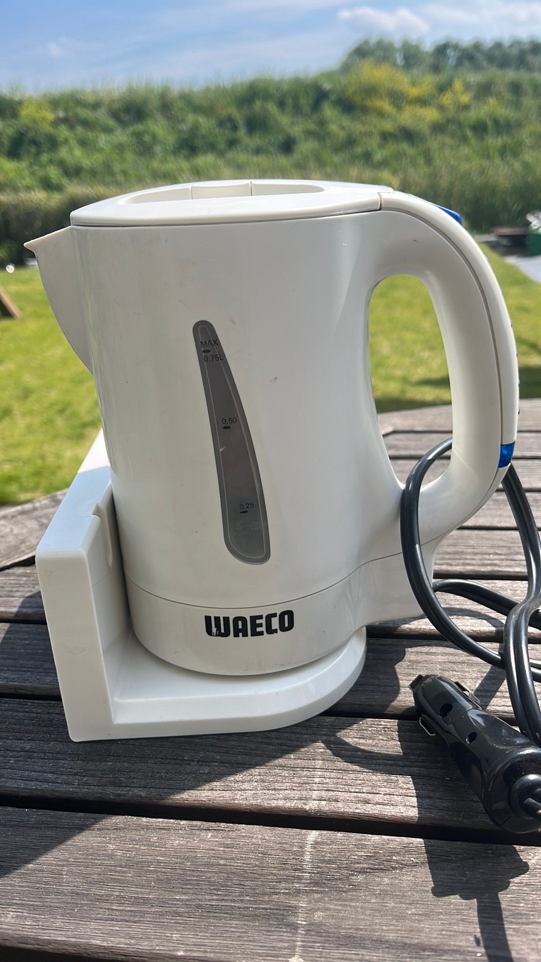 Waeco 9 volt waterkoker, Witgoed en Apparatuur, Minder dan 1 liter, Ophalen of Verzenden, Gebruikt