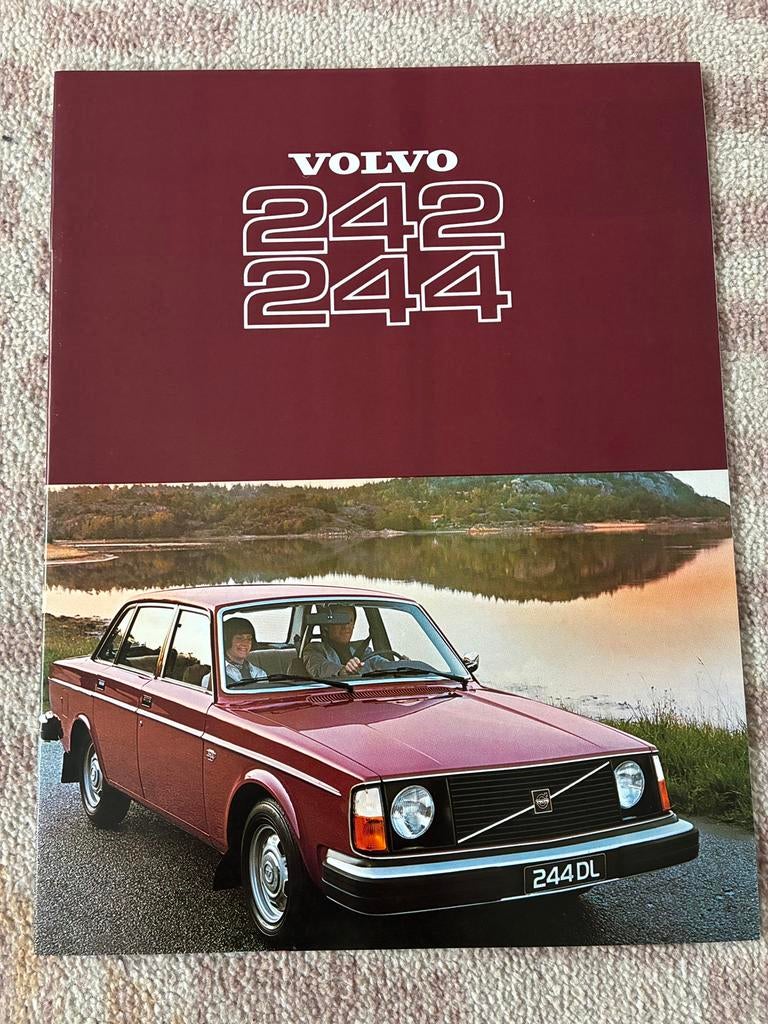 Volvo 242 244 brochure 1977, Ophalen of Verzenden, Zo goed als nieuw, Volvo
