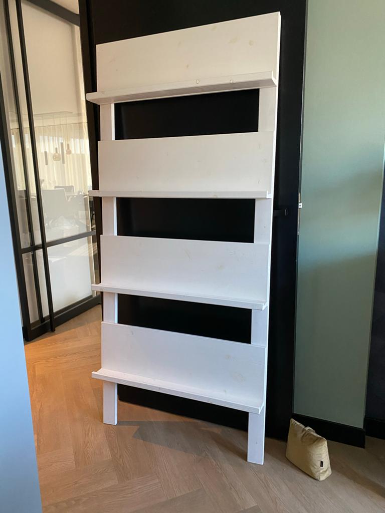 Witte houten fotolijst/schilderijen standaard, Ophalen, Met plank(en), Gebruikt, Modern wit