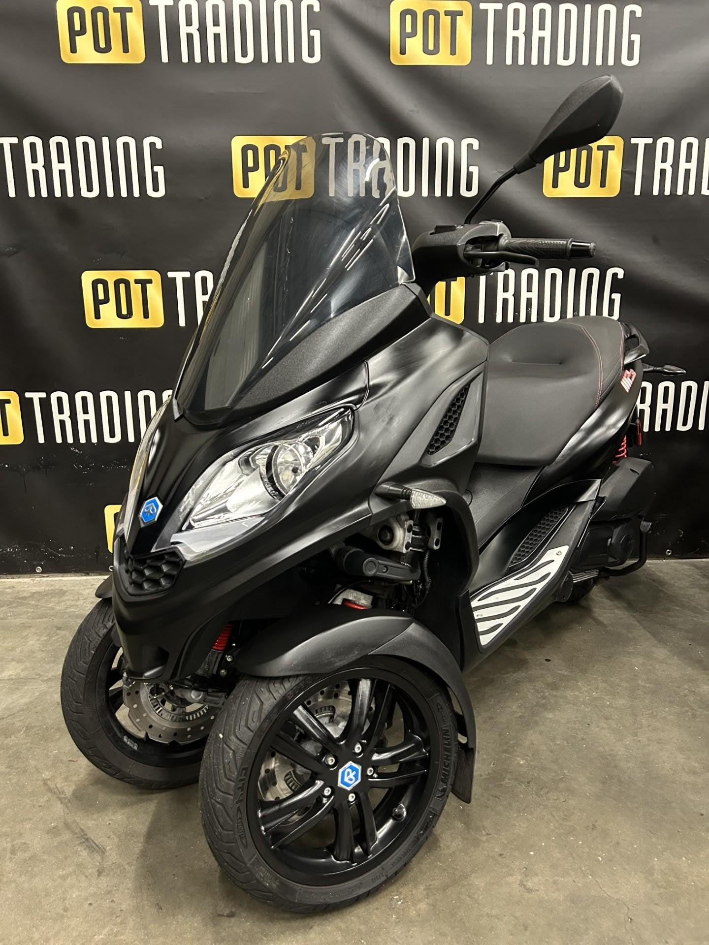 Piaggio MP3 300 LT HPE SPORT 3 mnd garantie autorijbewijs SP, Scooter, ABS, Piaggio Vespa B.V., Minervum 7272
4817 ZM  Breda, NL