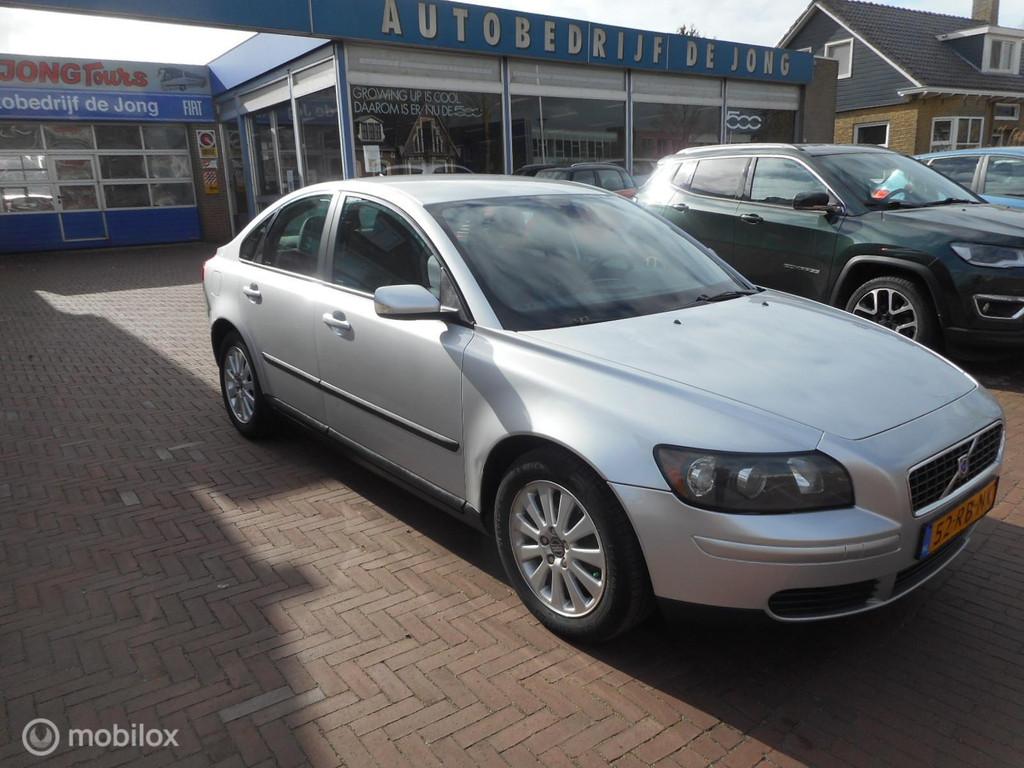 Volvo S40 2.4 Kinetic, Gebruikt, 700 kg, Origineel Nederlands, Sedan