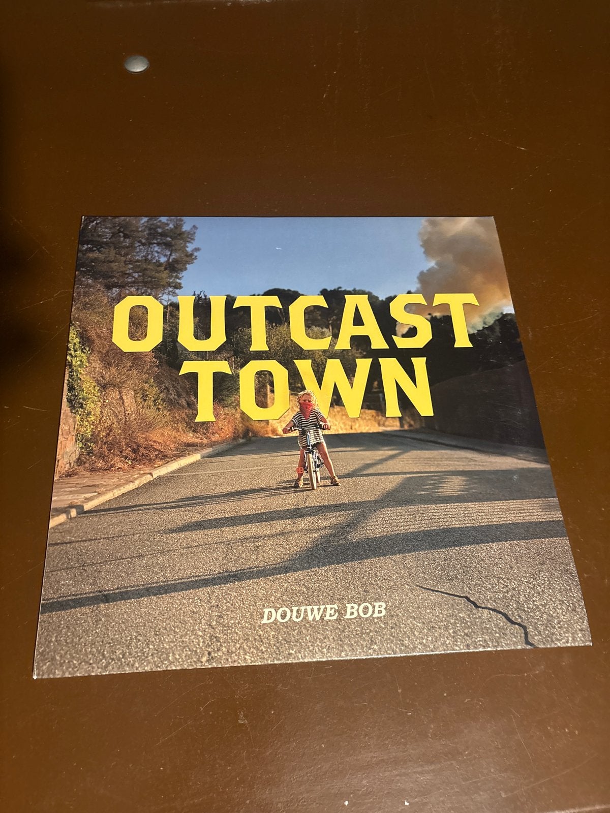 Douwe Bob - Outcast Town LP (Pop, Zo goed als nieuw), LP, Pop, Ophalen of Verzenden, Zo goed als nieuw