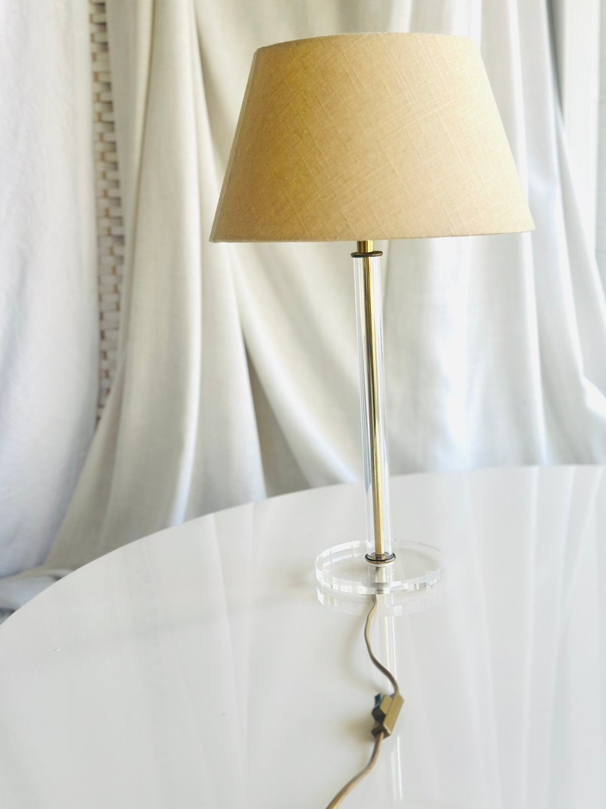 Lamp plexiglas lucite Hollywood Regency Midcentury, Met schakelaar, Kunststof, Q, Zo goed als nieuw
