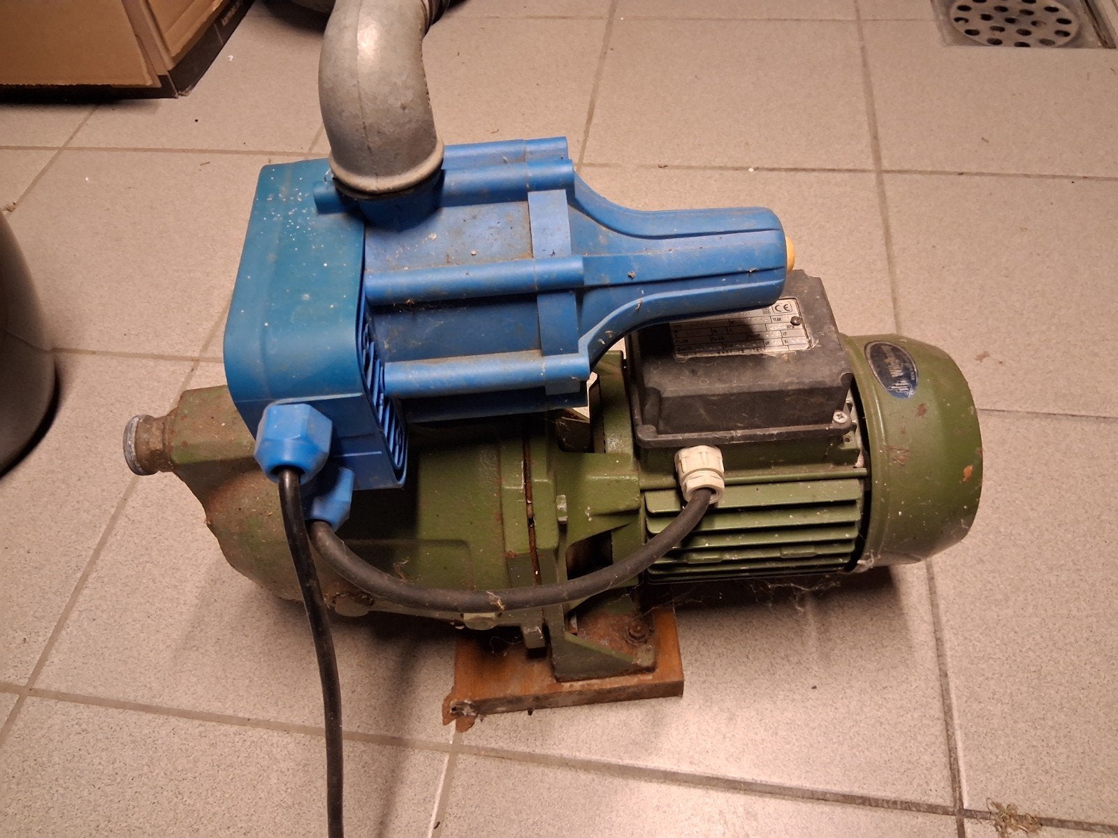 Gebruikte hydrofoorpomp, 230V, 0.55kW, Ophalen, Gebruikt