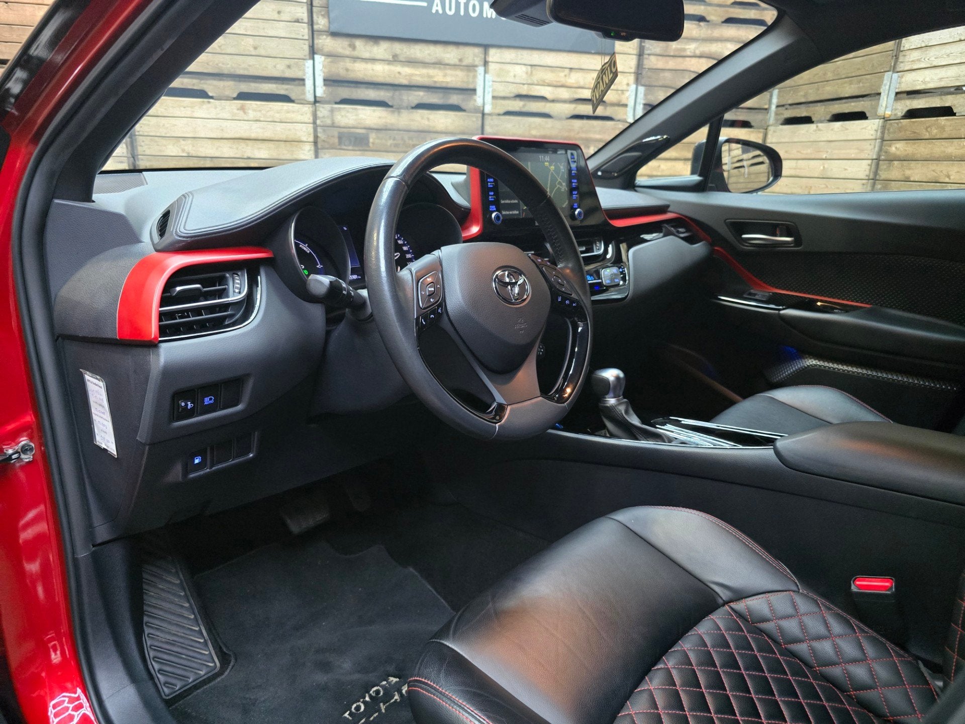 Toyota C-HR 2.0 Hybrid First Edition LEDER Camera Navi PDC C, 4 cilinders, Bedrijf, 152 pk, Hybride Elektrisch/Benzine