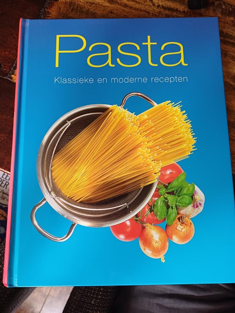 Pasta: Klassieke en moderne recepten kookboek, Boeken, Kookboeken, Zo goed als nieuw, Hoofdgerechten, Italië, Ophalen of Verzenden