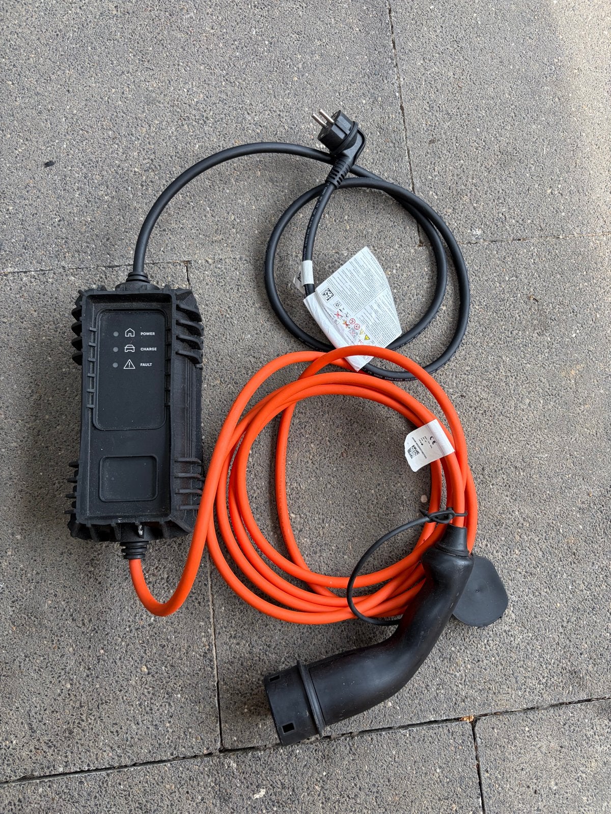 Aptiv draagbare EV-lader 2.3 kW, 10A, 230V, Auto diversen, Laadpalen, Ophalen of Verzenden, Gebruikt, Laadkabel