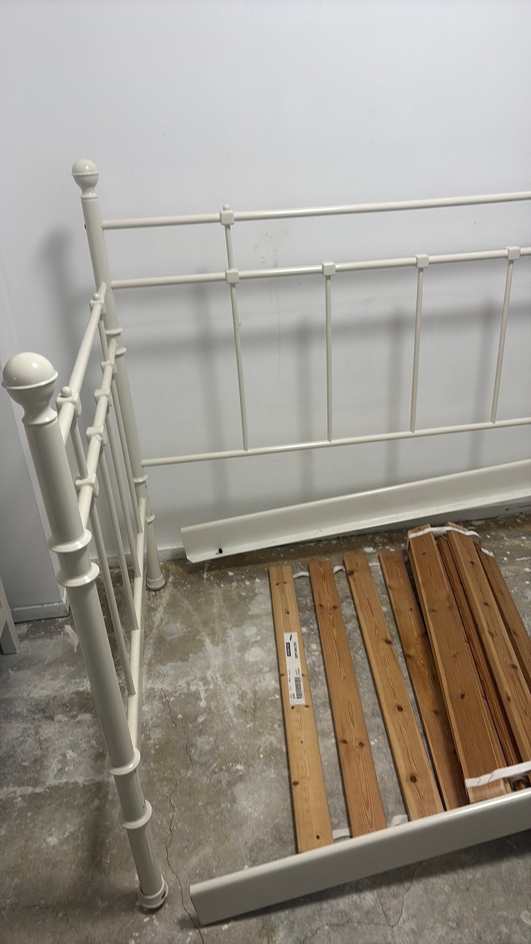 1 persoons bed inclusief lattenboden en matras, Ophalen